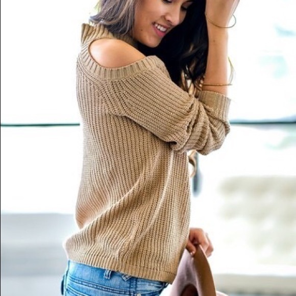 🍂 Beige Cut-Out Shoulder Sweater - Picture 4 of 4